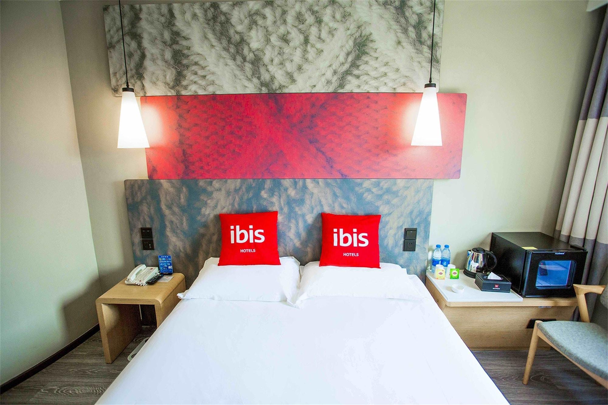 Ibis Qingdao Ningxia Road Hotel Exterior photo